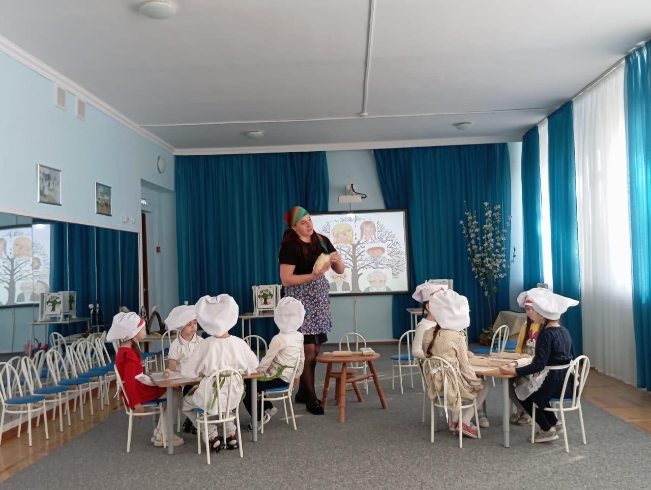 В детских садах Адыгейска сегодня прошло конкурсное испытание муниципального этапа республиканского профессионального конкурса «Лучший учитель родного языка и родной литературы» 